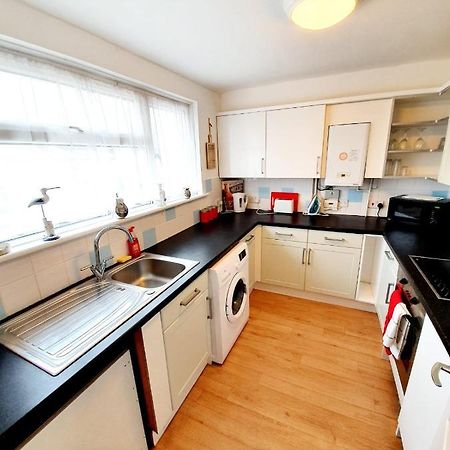 Rayleigh Town Centre 2 Bedroom Apartment Esterno foto