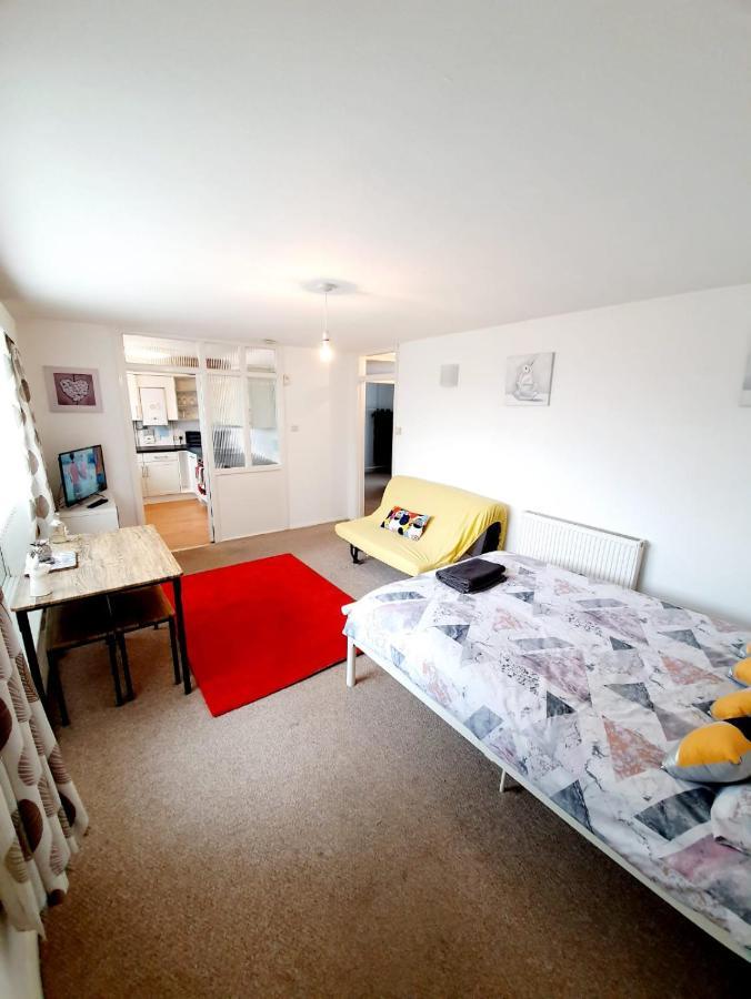 Rayleigh Town Centre 2 Bedroom Apartment Esterno foto