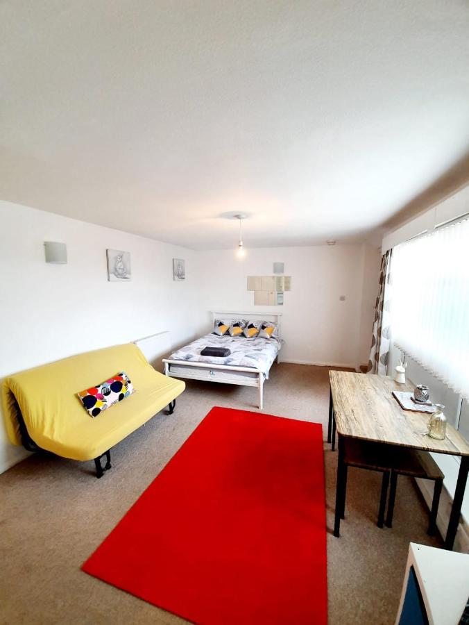 Rayleigh Town Centre 2 Bedroom Apartment Esterno foto