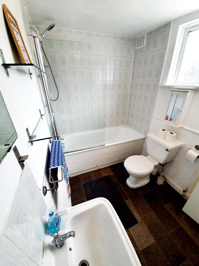 Rayleigh Town Centre 2 Bedroom Apartment Esterno foto